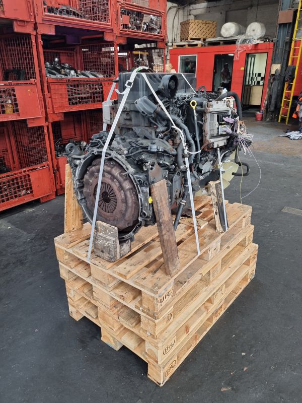Renault-DXI5-190-EC06-Engine-Truck.jpg Renault DXI5 190-EC06 Engine (Truck) - Image 1