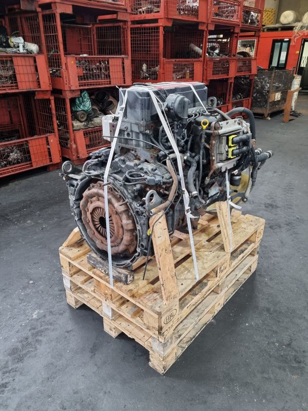 Renault-DXI5-215-EUV-Engine.jpg Renault DXI5 215-EUV Engine - Image 1